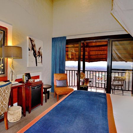 Victoria Falls Safari Lodge Bagian luar foto