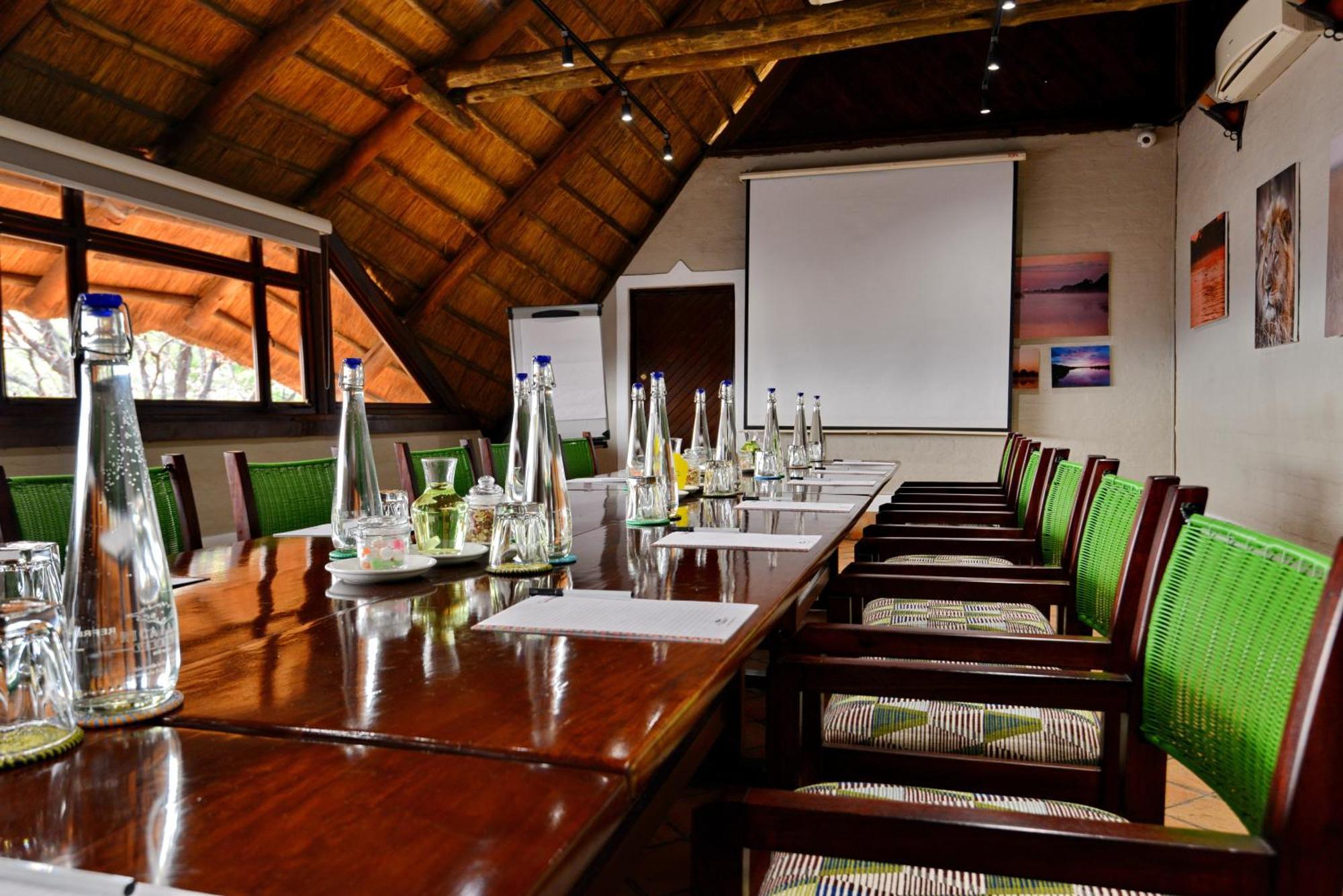 Victoria Falls Safari Lodge Bagian luar foto