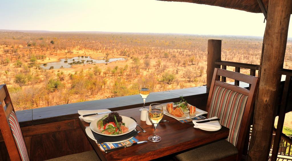 Victoria Falls Safari Lodge Bagian luar foto