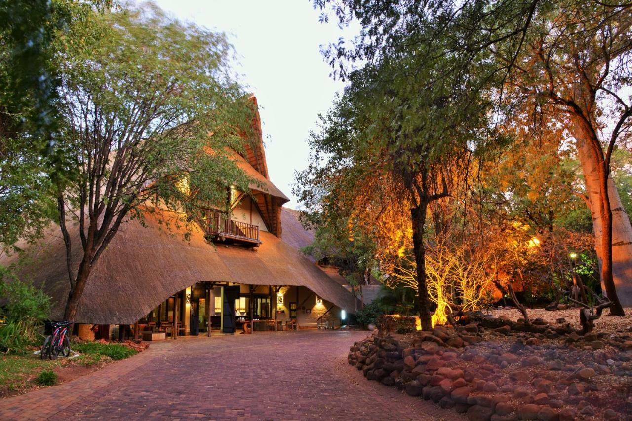 Victoria Falls Safari Lodge Bagian luar foto