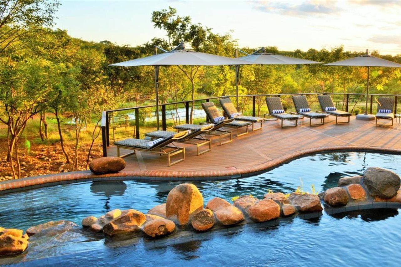 Victoria Falls Safari Lodge Bagian luar foto