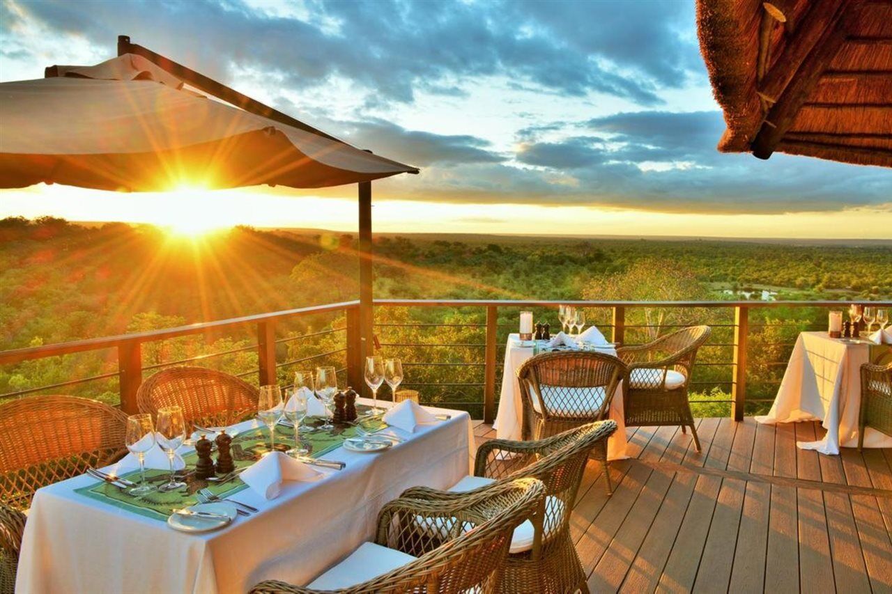 Victoria Falls Safari Lodge Bagian luar foto