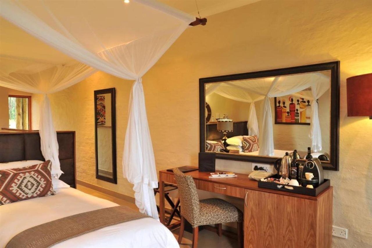 Victoria Falls Safari Lodge Bagian luar foto